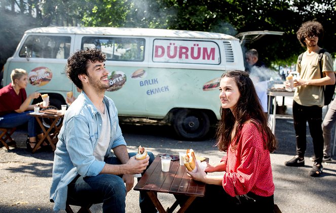 Two Types of People - Photos - Aras Aydın, Pınar Deniz