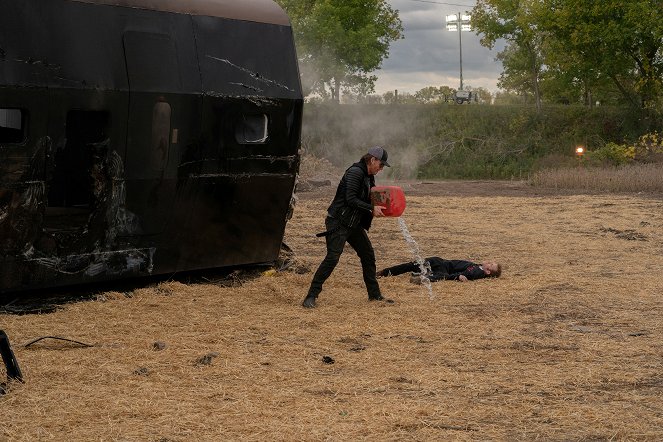 Departure - Das Zugunglück - Der Geist - Filmfotos - Greg Bryk, Mark Rendall