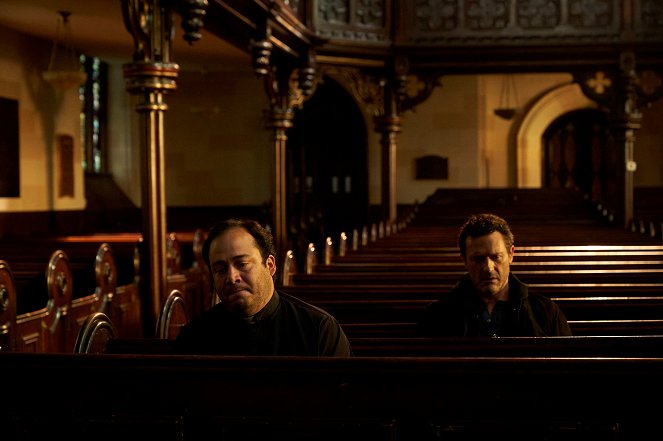 Departure - Der Geist - Filmfotos - Rodrigo Fernandez-Stoll, Jason O'Mara