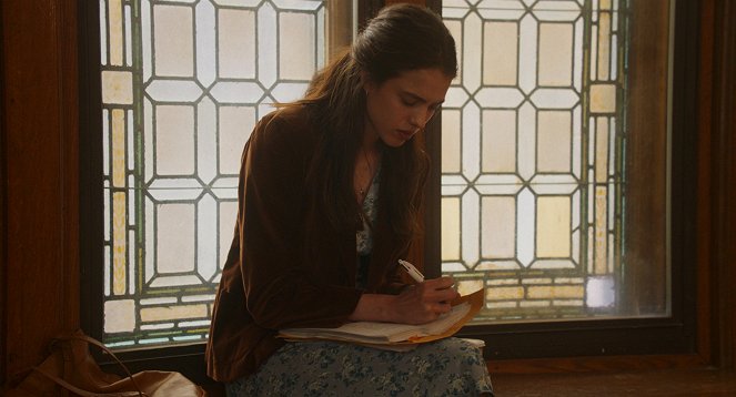 Mój rok z Salingerem - Z filmu - Margaret Qualley