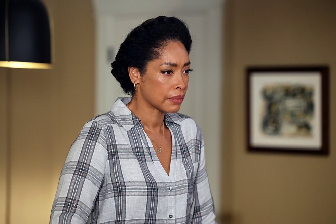 9-1-1: Lone Star - One Day - Photos - Gina Torres