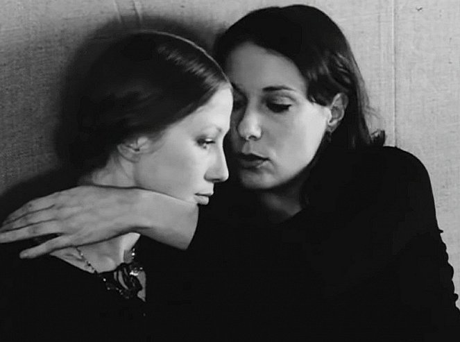 Maminka a děvka - Z filmu - Françoise Lebrun, Bernadette Lafont