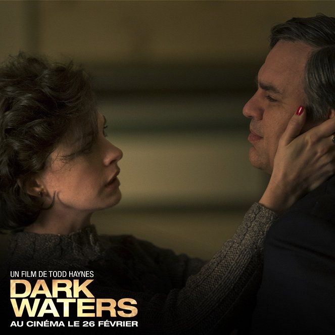 Dark Waters - Cartes de lobby - Anne Hathaway, Mark Ruffalo