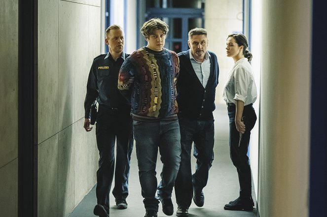 Polizeiruf 110 - Season 50 - Bis Mitternacht - Do filme - Thomas Schubert, Robert Sigl, Verena Altenberger