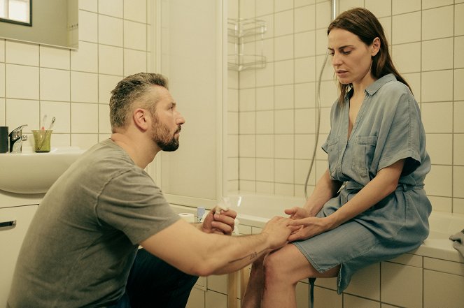 Die Macht der Kränkung - Sarah - De la película - Murathan Muslu, Antje Traue