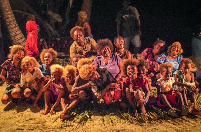 À la rencontre des peuples des mers - Îles Salomon, les Langa Langa - Les bâtisseurs du lagon - Film