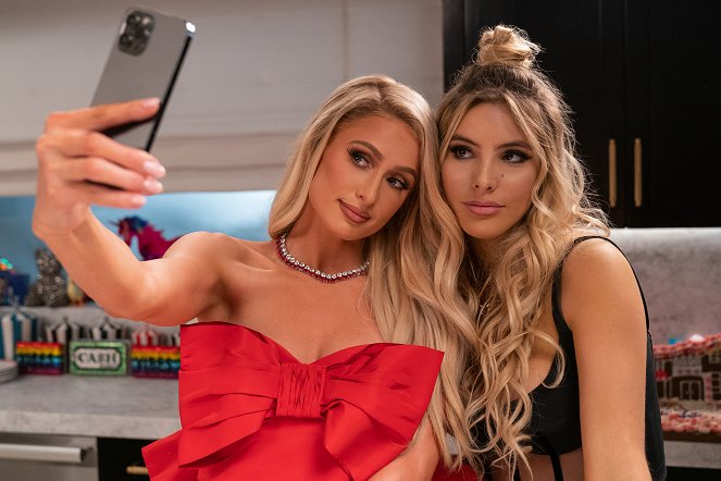 Cooking with Paris - Filmfotos - Paris Hilton, Lele Pons