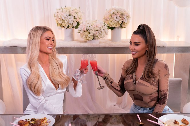 S Paris v kuchyni - Z filmu - Paris Hilton, Kim Kardashian