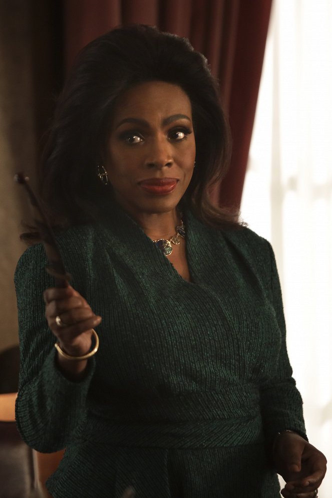 Motherland: Fort Salem - Season 2 - Mother of All, Mother of None - Photos - Sheryl Lee Ralph