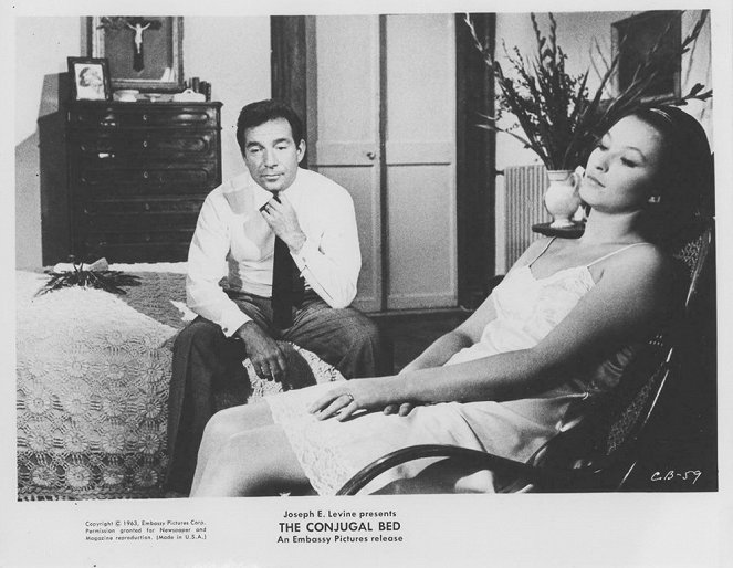 The Conjugal Bed - Lobby Cards - Ugo Tognazzi, Marina Vlady