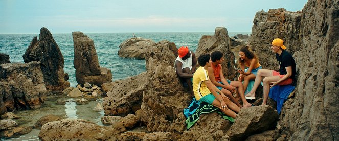 Törékeny - Filmfotók - Yasin Houicha, Oulaya Amamra, Raphaël Quenard