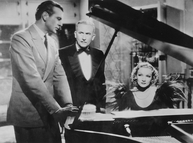 Perlen zum Glück - Filmfotos - Gary Cooper, John Halliday, Marlene Dietrich