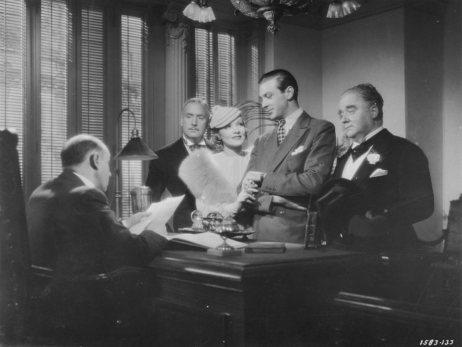 Pokušení - Z filmu - John Halliday, Marlene Dietrich, Gary Cooper, Ernest Cossart