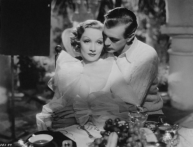 Pokusa - Z filmu - Marlene Dietrich, Gary Cooper