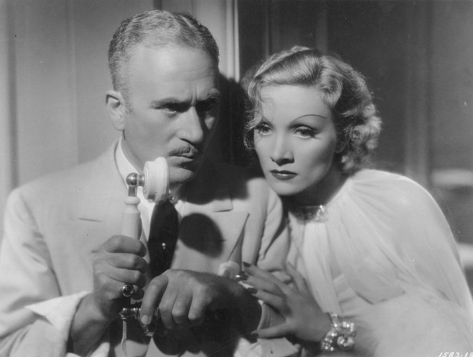 Vágy - Filmfotók - John Halliday, Marlene Dietrich