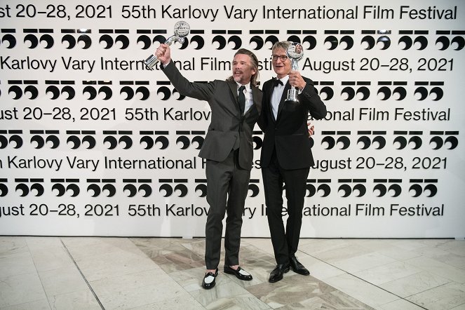 Slavnostní zakončení MFF Karlovy Vary 2021 - Werbefoto - Ethan Hawke, Jan Svěrák