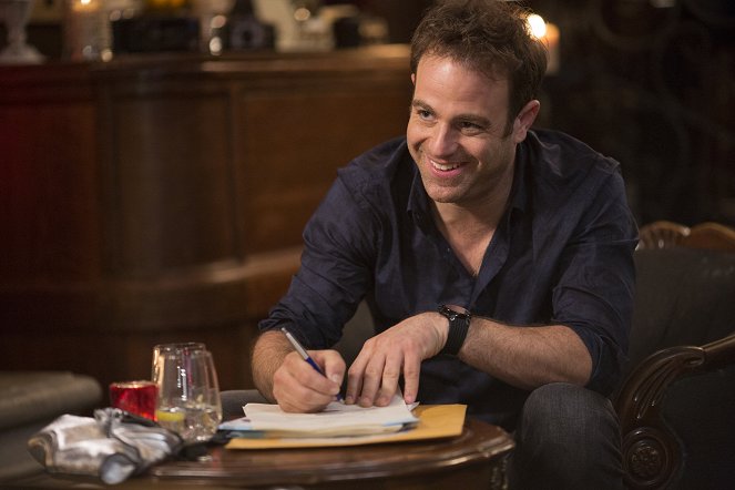Girlfriend's Guide to Divorce - Rule #101: Know When It's Time to Move On - De filmes - Paul Adelstein