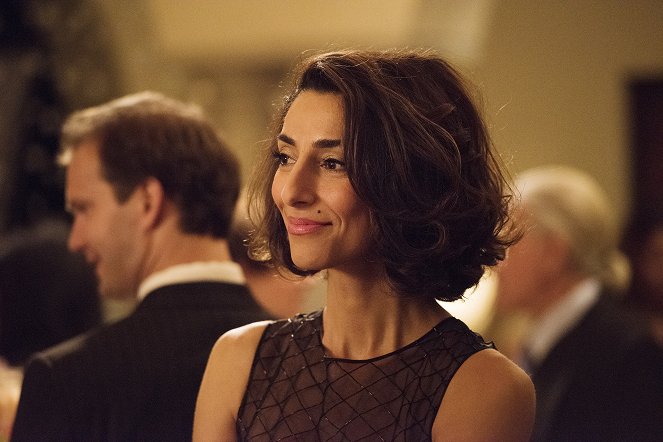 Girlfriend's Guide to Divorce - Rule #8: Timing Is Everything - Photos - Necar Zadegan