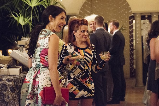 Girlfriend's Guide to Divorce - Rule #8: Timing Is Everything - De la película - Lisa Edelstein, Alanna Ubach