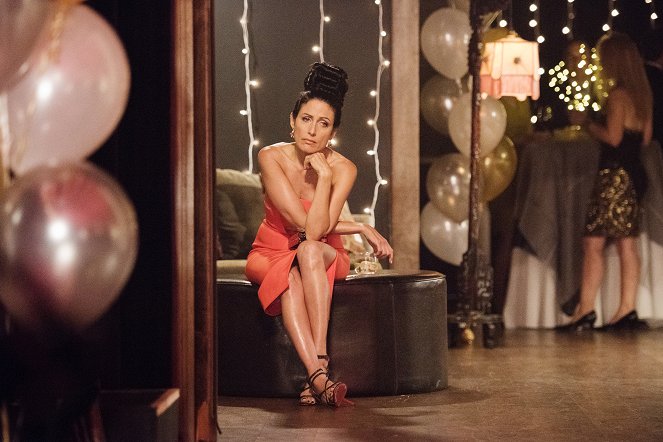 Girlfriend's Guide to Divorce - Rule #72: It's Never Too Late to Be a Mean Girl - Do filme - Lisa Edelstein