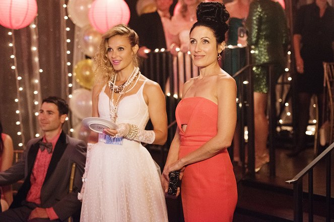 Girlfriend's Guide to Divorce - Rule #72: It's Never Too Late to Be a Mean Girl - Do filme - Beau Garrett, Lisa Edelstein