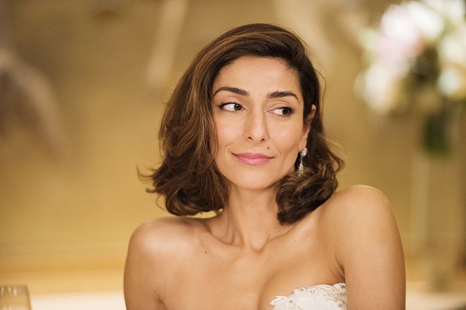 Girlfriend's Guide to Divorce - Rule #59: "Happily Ever After" Is an Oxymoron - Photos - Necar Zadegan