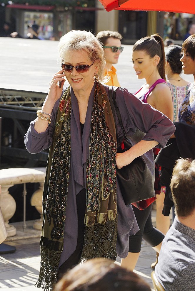 Girlfriend's Guide to Divorce - Rule #59: "Happily Ever After" Is an Oxymoron - Do filme - Jean Smart