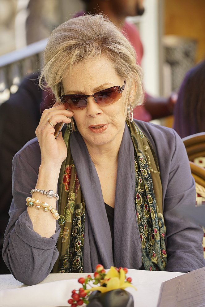 Girlfriend's Guide to Divorce - Rule #59: "Happily Ever After" Is an Oxymoron - Van film - Jean Smart