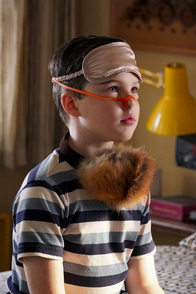 Jovem Sheldon - Cabeçudos lelés e globos de neve texanos - Do filme - Iain Armitage
