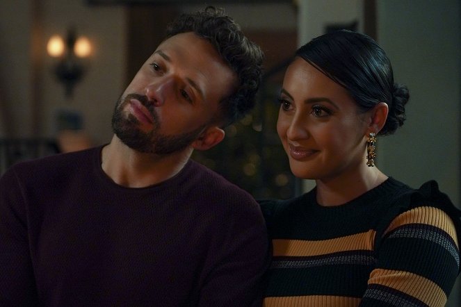 Grown-ish - Season 4 - A Boy Is a Gun* - Photos - Henri Esteve, Francia Raisa