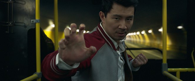 Shang-Chi i legenda dziesięciu pierścieni - Z filmu - Simu Liu