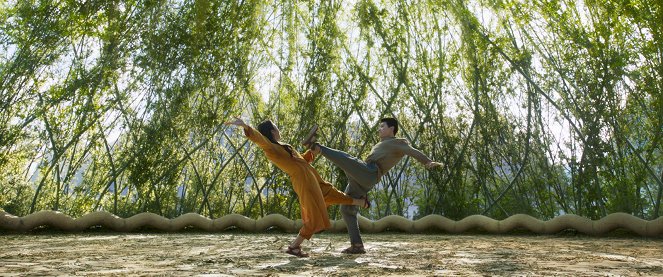 Shang-Chi i legenda dziesięciu pierścieni - Z filmu - Michelle Yeoh, Simu Liu