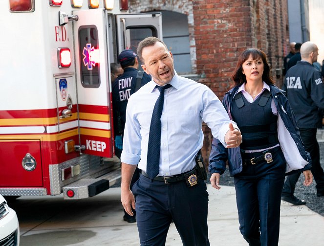 Blue Bloods - Crime Scene New York - Season 9 - Tourner la page - Photos - Donnie Wahlberg, Marisa Ramirez