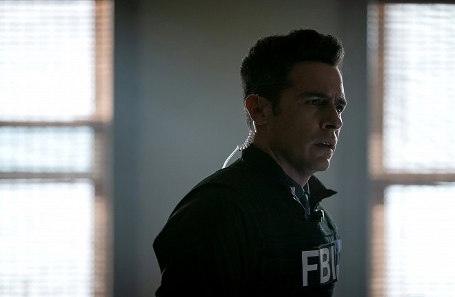 FBI: Special Crime Unit - Season 3 - Crazy Love - Photos - John Boyd