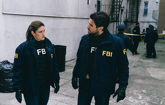 FBI: Special Crime Unit - Season 3 - Uncovered - Photos - Missy Peregrym, Josh Segarra