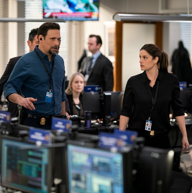 FBI: Special Crime Unit - Season 3 - Walk the Line - Photos - Jeremy Sisto, Missy Peregrym