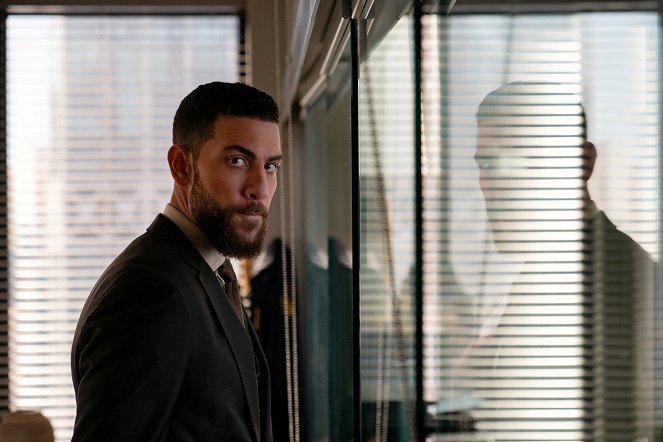 FBI: Special Crime Unit - Season 3 - Walk the Line - Photos - Zeeko Zaki