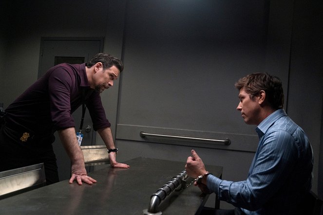 FBI: Special Crime Unit - Season 3 - Leverage - Photos - Jeremy Sisto, Michael Trucco