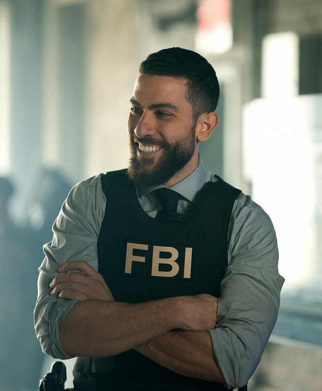 FBI: Special Crime Unit - Season 3 - Fathers and Sons - Photos - Zeeko Zaki