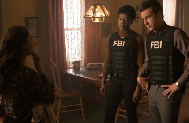 FBI: Special Crime Unit - Season 3 - Fathers and Sons - Photos - Mara Davi, Katherine Renee Kane, John Boyd