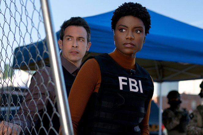 FBI: Special Crime Unit - Season 3 - Fathers and Sons - Photos - John Boyd, Katherine Renee Kane