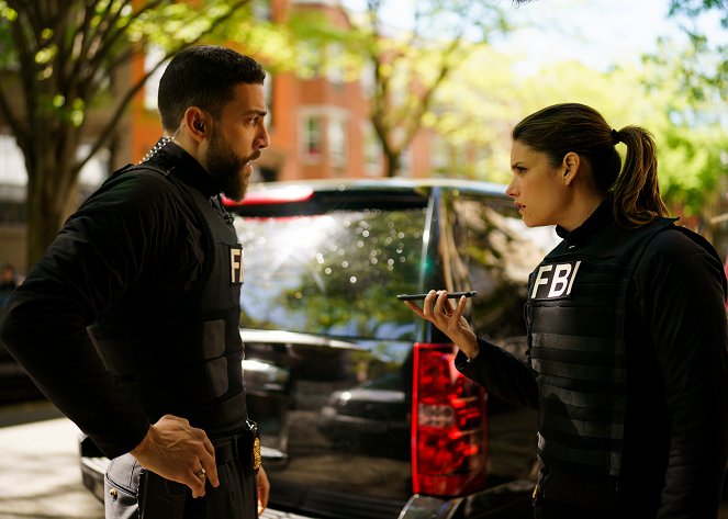 FBI: Special Crime Unit - Season 3 - Trigger Effect - Photos - Zeeko Zaki, Missy Peregrym