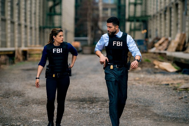 FBI: Special Crime Unit - Season 3 - Trigger Effect - Photos - Missy Peregrym, Zeeko Zaki