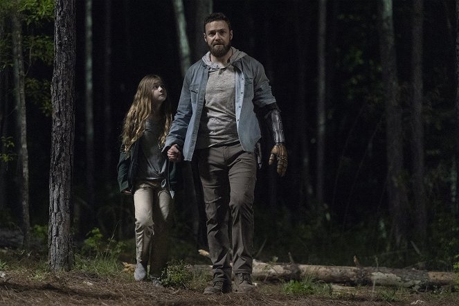 The Walking Dead - Out of the Ashes - Van film - Anabelle Holloway, Ross Marquand
