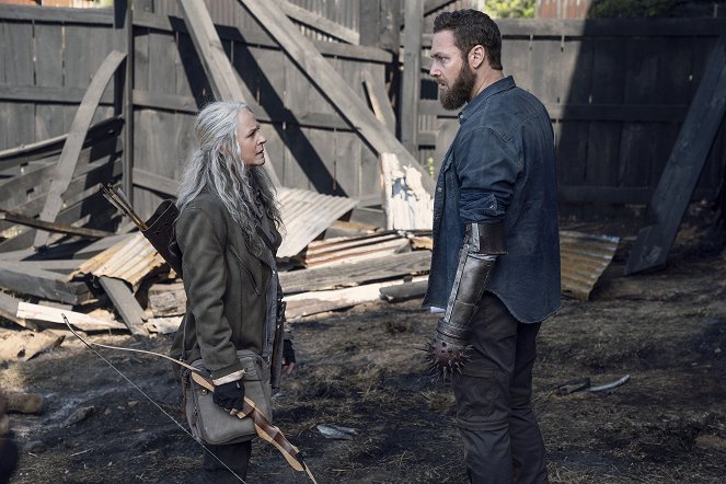 The Walking Dead - Out of the Ashes - Photos - Melissa McBride, Ross Marquand