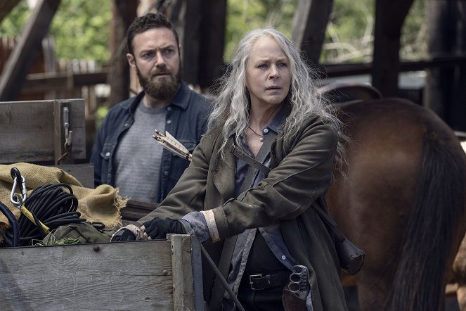The Walking Dead - Out of the Ashes - Photos - Ross Marquand, Melissa McBride