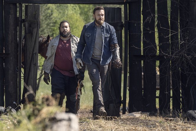 The Walking Dead - Out of the Ashes - Van film - Cooper Andrews, Ross Marquand