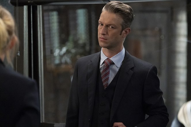 Ley y Orden: Unidad de Víctimas Especiales - Season 22 - Remember Me in Quarantine - De la película - Peter Scanavino