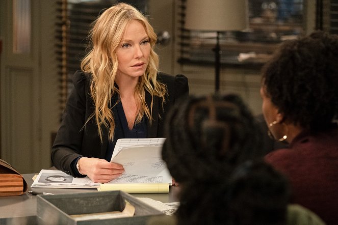 Law & Order: Special Victims Unit - The Only Way out Is Through - Van film - Kelli Giddish