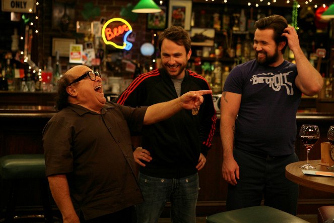 It's Always Sunny in Philadelphia - Chardee MacDennis: The Game of Games - Van film - Danny DeVito, Charlie Day, Rob McElhenney
